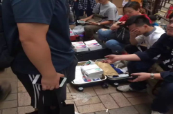 黄牛：新iPhone滞销 帮帮我们