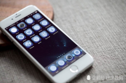 它一夜之间降至白菜价？iPhone见了都害怕 网友：亚历山大