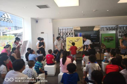 华为体验店六城联动过六一围棋世界冠军现场互动