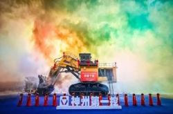 一铲子50吨煤 中国第一挖掘机亮相：欧美颤抖