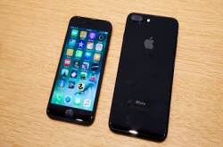 编辑Tony：“招积Black确系靓”-iPhone7、7Plus速试