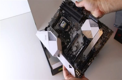 Intel遇到猪队友：即将发布的Z390主板被曝光