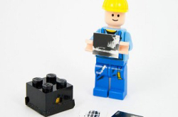 小心你的LEGO！美学生最新针孔改机