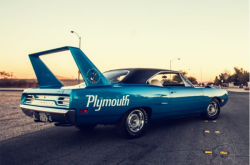 70年代肌肉车的代表：RoadRunnerSuperbird