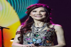 音乐丨说她歌红人不红？她说：旧事不须记 事过境迁不要再提起