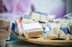科学家：牙膏和肥皂等卫生用品中所含抗菌剂三氯生会引发肠癌或肠炎