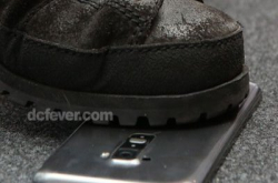 弧形屏幕自我修复得唔得？LGGFlex暴力测试
