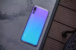 为什么有的人不批评8848、美图等手机却拿华为手机的价格说事？