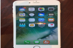 首款大屏iPhone跌入千元 适合轻度手机使用者