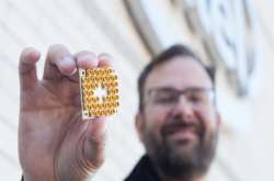 Intel正式提供17-QUBIT超导体芯片给予荷兰量子研究伙伴QuTech