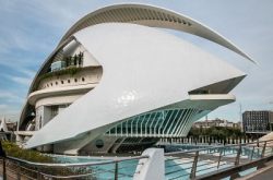 摄影师GauvinLapetoule拍摄巴伦西亚艺术科学城，形容是“外星人建筑”