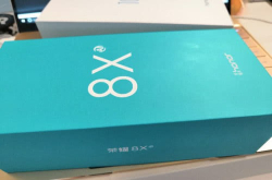 荣耀8X产品定位升级：去掉畅玩或将组合拳出击