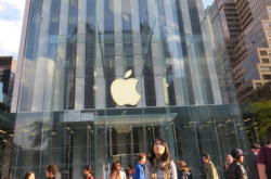iPhoneX开卖前夕韩国突击搜查Apple总部