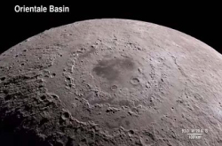 NASA 发布最新 4K 高清画质影片，清楚呈现月球地形及表面特征