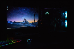 吾有偃月 可斩炎魔超频三偃月RGB240一体水冷体验