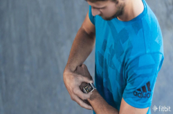 Google与Fitbit合作透过GoogleCloud汇整穿戴者健身数据医生可即时观察病患身体状况
