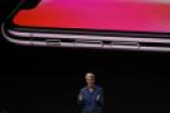 尴尬一幕：苹果首次演示iPhoneX人脸解锁失败