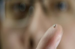 荷兰科学家展示以无线电波为超小温度感应器充电