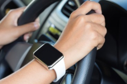 驾驶时用AppleWatch随时吃告票