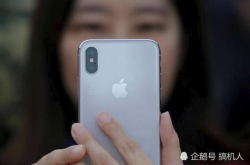 iPhoneX的镜头裂开这样外媒记者怒批苹果