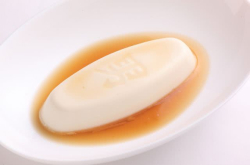 这个让岛国所有人想吃他豆腐的人 一年赚110亿 他卖的不仅是豆腐 更是一种创新
