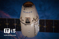 SpaceX回家了 带回近2吨当地特产