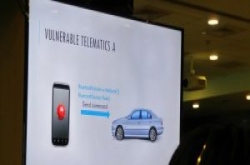 汽车推送软件更新的车载OBD出现严重漏洞，一道App指令就可控制油门、车门开启