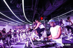集装箱、夜店风……不一样的健身房了解一下