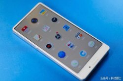 三面无边框、双面玻璃的坚果3结实吗 用思域碾压它