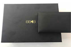 5000元的8848手机开箱 打开箱子的瞬间：确定这是手机？