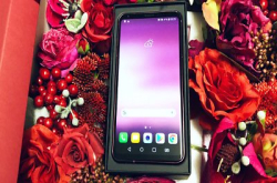 新年用红机！LG V30+ 莓红色实拍