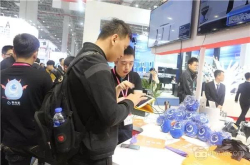 87870有无服务打响VR跨界首战最有料黑科技体验惊艳国际橡塑展