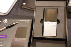 TAA音响展：ARResearch首款搭载4.4mm平衡输出的AR-M200播放机与平板耳机AR-H1