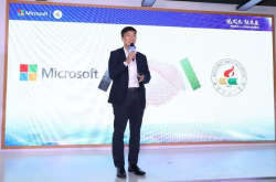 微软SurfaceGo上市为教育用户打造微软创新学校