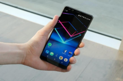 HTC5月新机无人问津 网友直呼太贵买不起