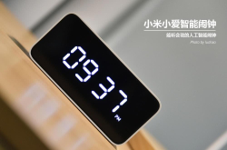 能听会说/高颜值小米小爱智能闹钟开箱体验