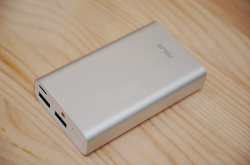 一颗打三只手机、还有QC3.0快充，华硕ZenPower10050C动手玩