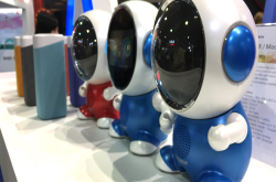 Computex2018：威刚打造比手机更聪明的AROBOT“萌啵啵、萌咘咘机器人”