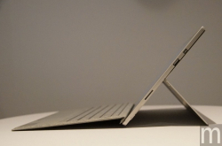 微软：具LTE连网机能的SurfacePro仍维持年底前推出