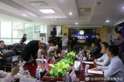 携程9000多元高价退票费始末 CEO鞠躬道歉