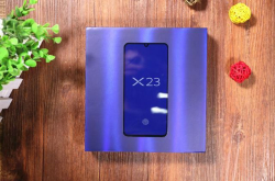 vivoX23首发上手：红紫辉映颜值爆表