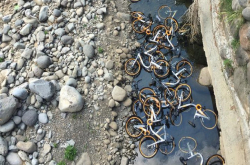 台湾oBike之乱延烧10余辆oBike弃置溪流中