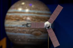 【太空版真情】NASA帮手捉小三！？