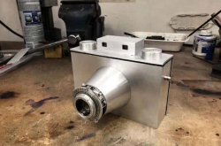 摄影师DIY手工制作中画幅胶卷相机