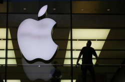 苹果市值突破万亿大关 新iphone能够更上一层楼吗？