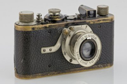 百年基业发迹史：首部 Leica 相机发明者的故事