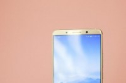 更好看的全面屏手机华为Mate10Pro