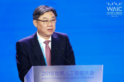 上汽集团陈虹：AI时代下的汽车产品将从单一的交通工具向智能移动空间转型