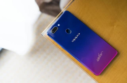 OPPOR15星云特别版推出：采用红蓝渐变色 2999元起售