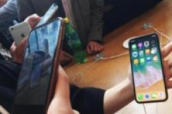 外媒：研究称沉迷手机和WiFi上网青少年易焦虑